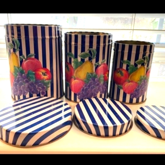 Vintage matching tin canisters - Picture 1 of 7